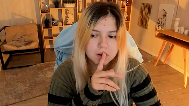 DiaAngell online show from October 26, 12:17 am