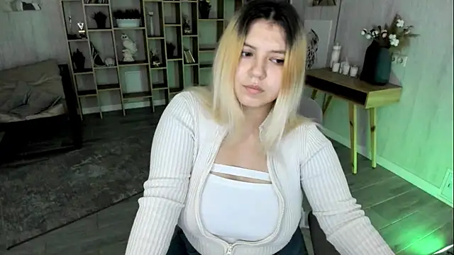 DiaAngell online show from November 6, 7:31 pm