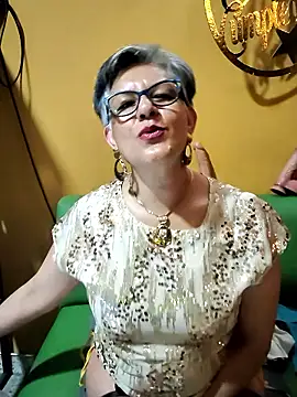 ilonna2025 online show from January 9, 11:42 pm