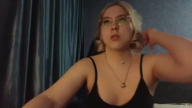 HotBrandyX online show from April 15, 1:33 pm