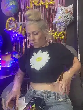 viktoria davis  online show from December 19, 1:54 am