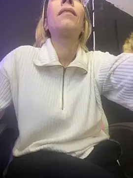 viktoria davis  online show from September 19, 12:31 am