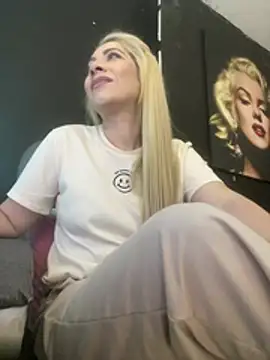 viktoria davis  online show from January 19, 12:18 am