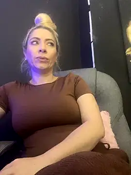 viktoria davis  online show from November 20, 12:55 am