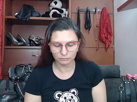 sachaclinford online show from July 20, 9:59 pm