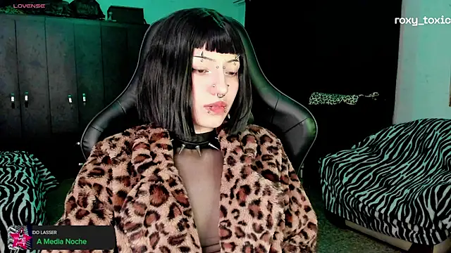 roxy toxic online show from October 21, 1:20 am