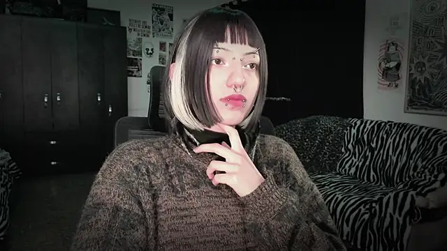 roxy toxic online show from June 9, 12:43 am