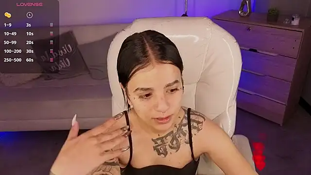 Nicole Foxx  online show from March 24, 8:36 pm