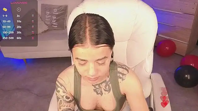 Nicole Foxx  online show from March 29, 9:03 pm