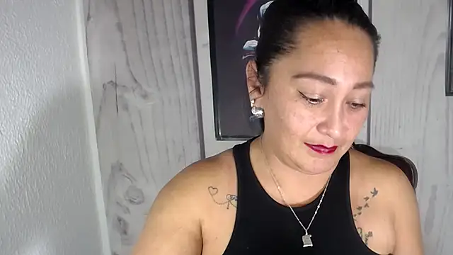 JULIANAWET69 online show from October 8, 2:05 am