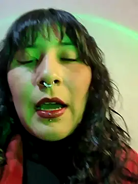 GinnyDelice online show from February 6, 11:41 pm