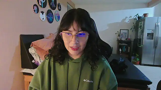 GinnyDelice online show from October 9, 12:48 am