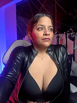 victoria  floyd online show from April 16, 9:50 pm