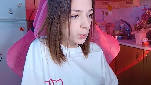 PamBeesly online show from March 22, 2:23 pm