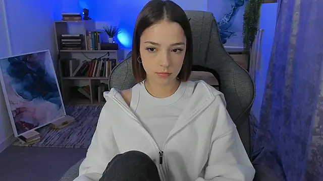 PamBeesly online show from October 7, 8:41 am