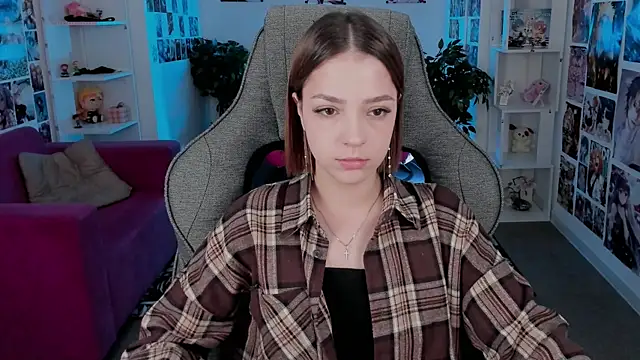 PamBeesly online show from September 23, 12:03 pm