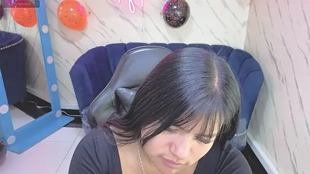 Paulette v online show from October 20, 1:03 pm