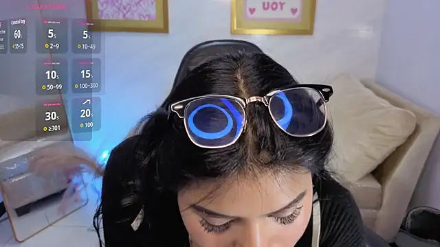 Paulette v online show from December 18, 1:16 pm