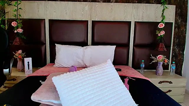 Bella Smiith  online show from September 23, 7:34 pm