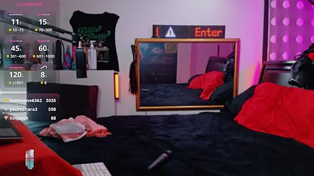 KittiePurry69 online show from October 26, 3:35 am