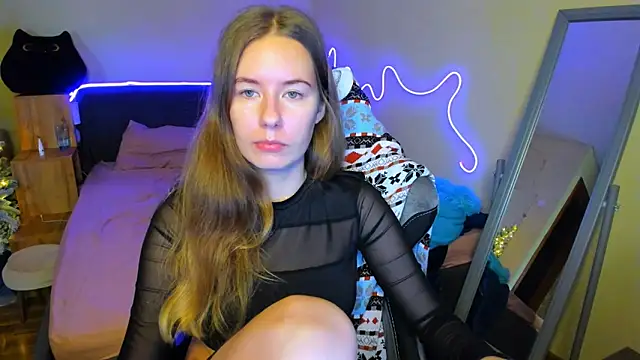 EmilyPaw online show from January 6, 9:24 am