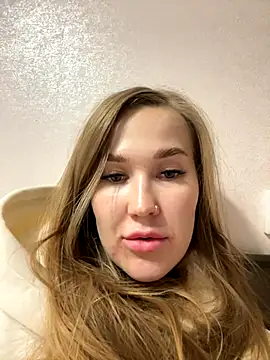 DianaShermy online show from September 26, 2:04 pm