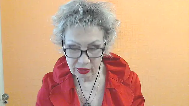 NessyJenixs online show from May 8, 1:36 pm