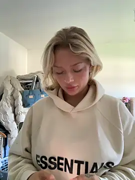 blissdimicco online show from September 22, 3:10 pm