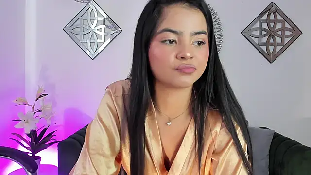 Layla Breezee online show from March 11, 2:20 pm