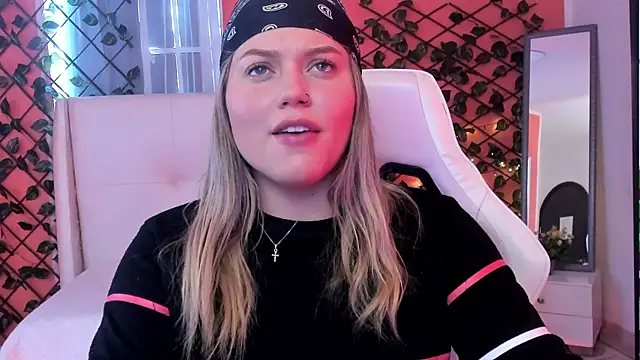 alaia greyy online show from April 9, 1:38 pm