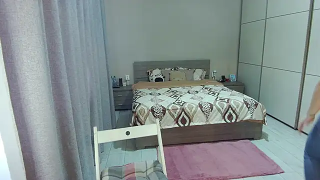 singletrouble online show from March 27, 6:37 am