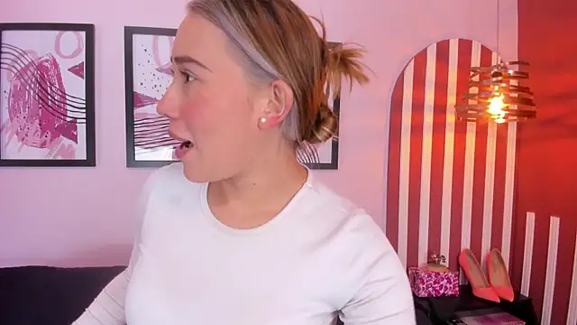 Lannajansen online show from October 14, 6:10 pm