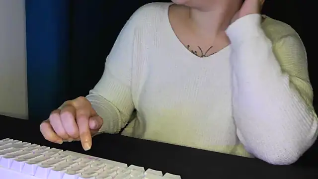 bunnyfox420 online show from November 20, 6:42 pm