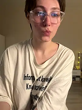 Molli Luv online show from October 17, 5:49 pm