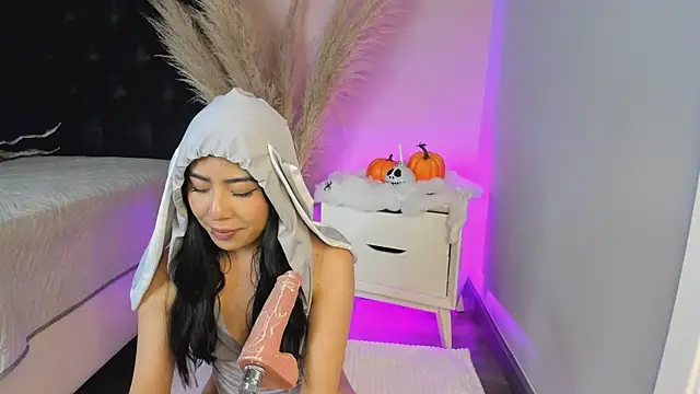 aniie west online show from October 22, 5:34 am