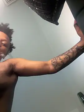 Boneca25 online show from April 15, 3:01 pm