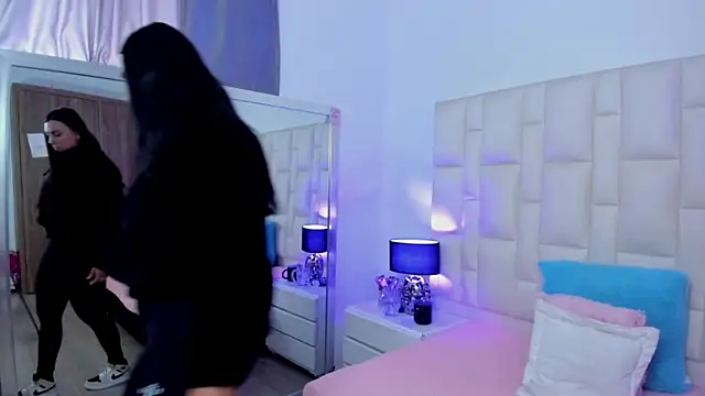 Ariana rouse online show from November 12, 6:28 pm