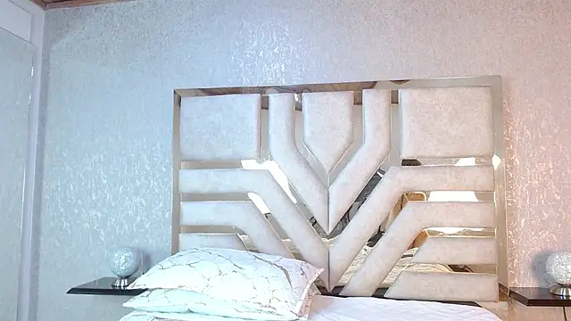 ElhaThomson online show from October 25, 7:43 pm