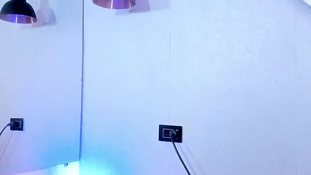 Shanntal  online show from October 30, 8:21 pm