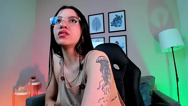 nina  dixon online show from October 2, 12:04 am