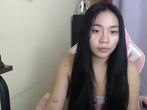 Lovely Leah25 online show from November 15, 4:35 am