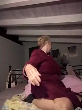 divinaerotica online show from April 15, 8:09 pm