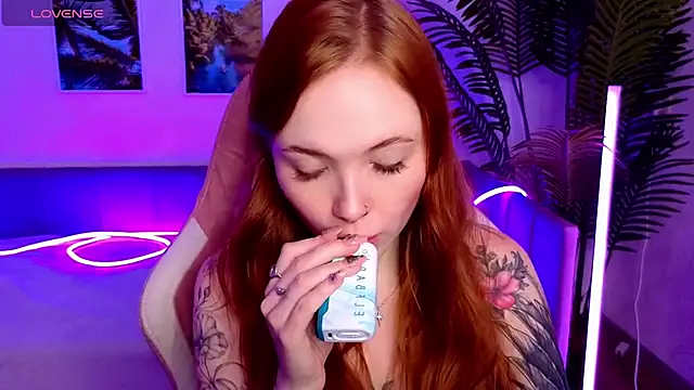 Maya Light online show from October 23, 2:06 am