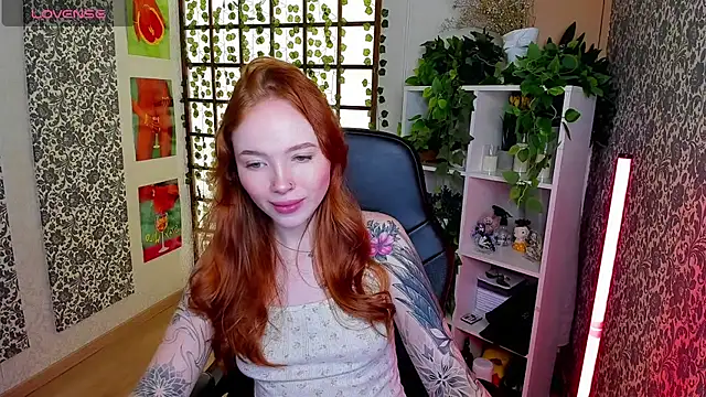 Maya Light online show from September 24, 2:10 am