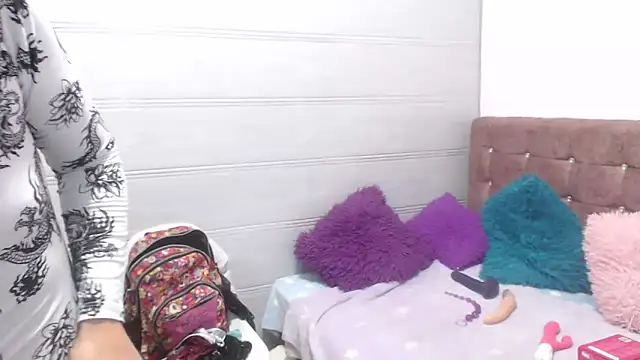 Ariasmithog online show from September 24, 1:10 pm