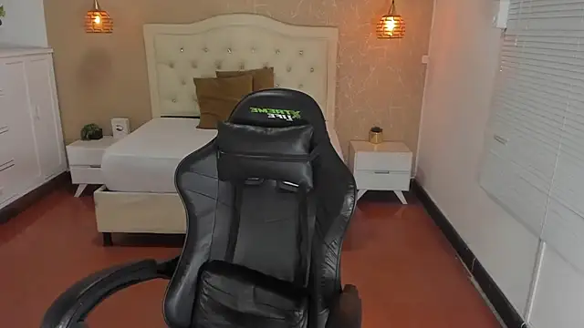 Hadley  online show from February 28, 4:01 am