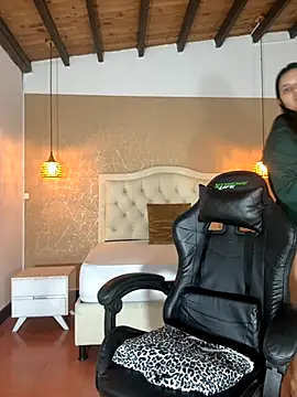 Hadley  online show from September 9, 3:17 am