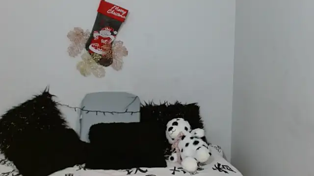 Lunasquirt1985 online show from December 17, 12:53 pm