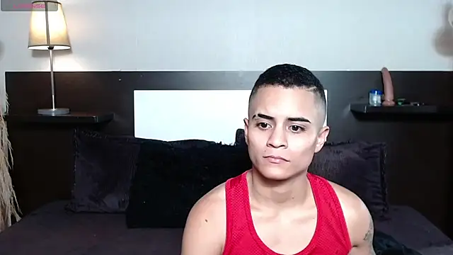 Liiamthompson online show from April 16, 9:50 pm