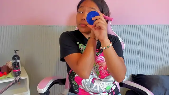 yeikafoxy online show from March 31, 11:32 am